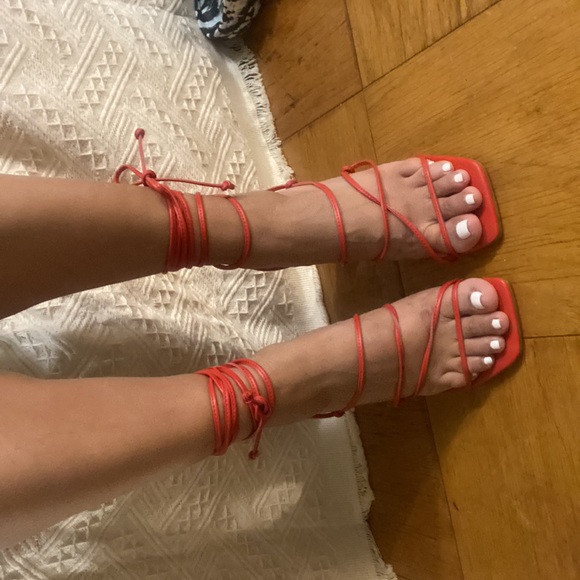 Red heels - Picture 9 of 9